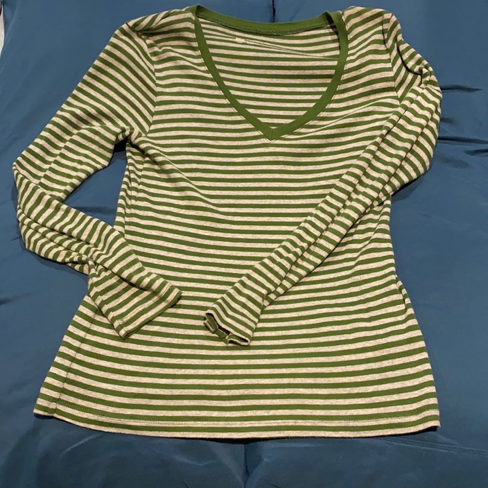 Gap long sleeved tee
